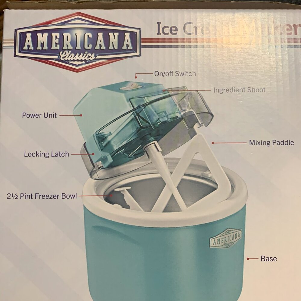 Americana Classics Ice Cream Maker 2.5 Pt Ice Cream Maker NIB Retro Kitchen Look